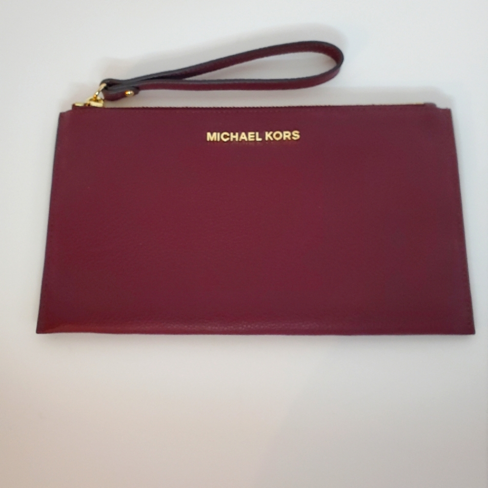 Michael MK // Jet Set Large Zip Clutch Wristlet